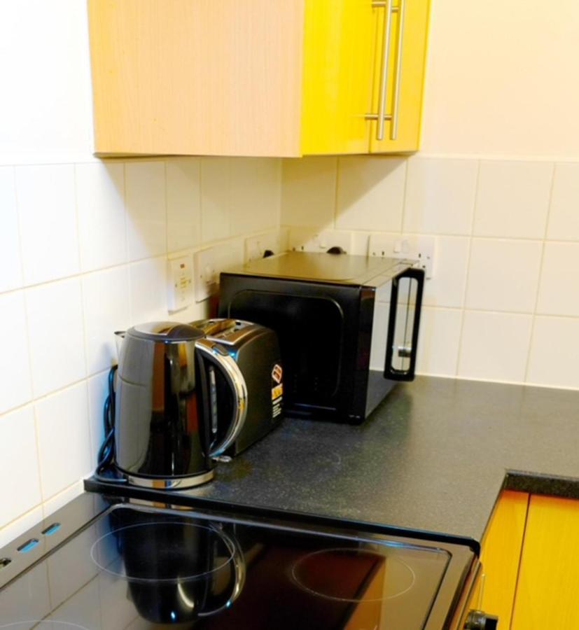 1 Bed - Sleeps 2 - 7 Min Walk To Hackney Station Apartment London Bagian luar foto