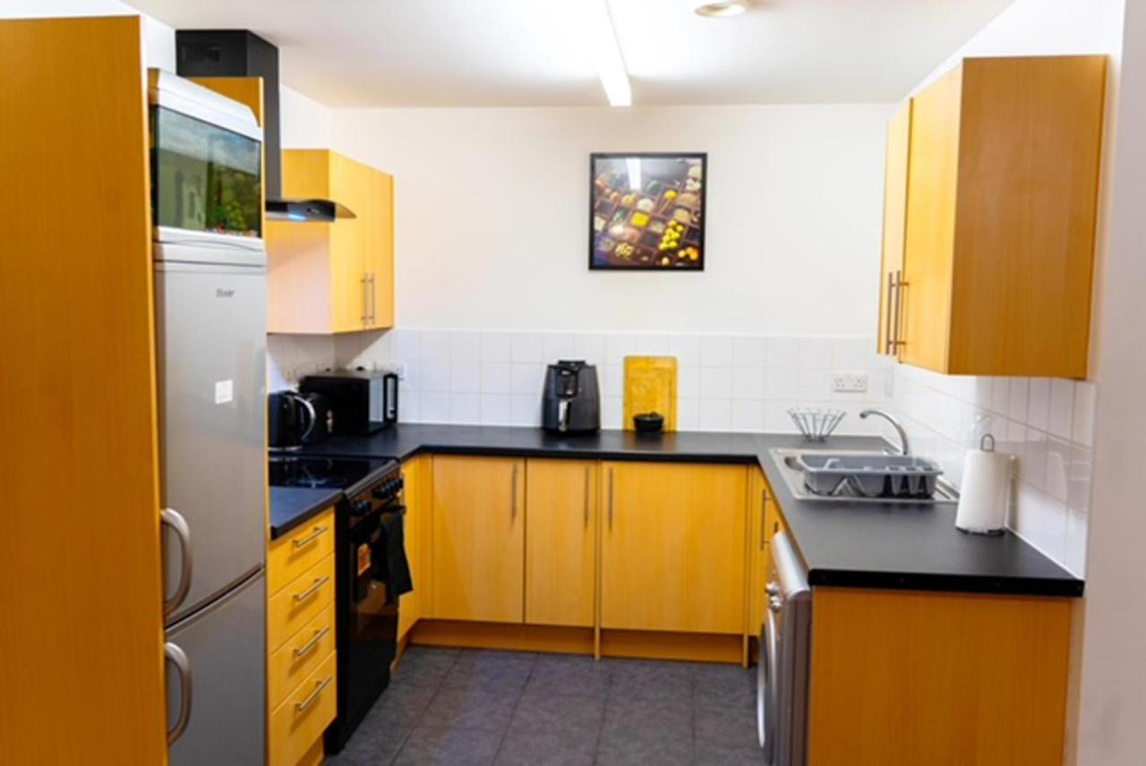 1 Bed - Sleeps 2 - 7 Min Walk To Hackney Station Apartment London Bagian luar foto